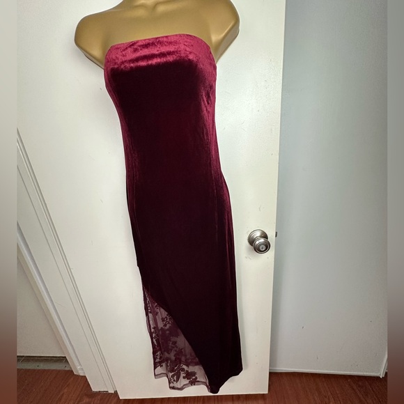 Lulus Burgundy Feeling So Luxe Velvet Sequin Strapless Dress NWOT M/L?*NO TAGS* - Picture 9 of 15